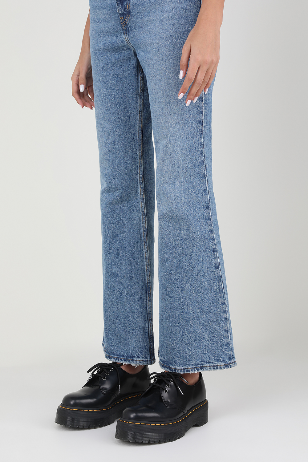 תמונת כל הלוק של נעלי 1461 מעור DR.MARTENS